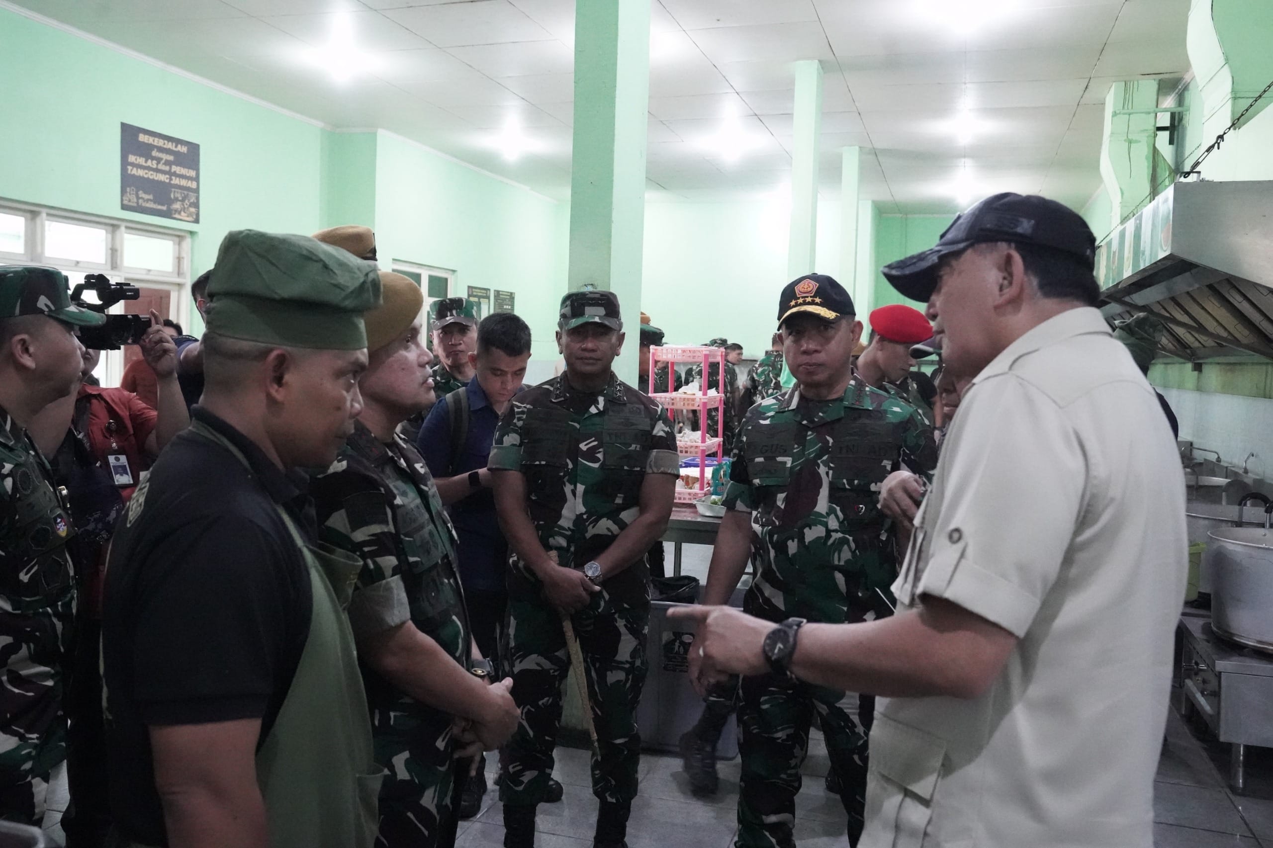 Panglima TNI dan Menhan Tinjau Pusdik Armed dan Bekang, Mantapkan Dukungan Program Pemerintah