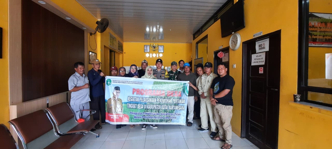 Babinsa Loa Duri Ilir Hadiri Penyuluhan Pertanian Oleh PPL Kepada Poktan