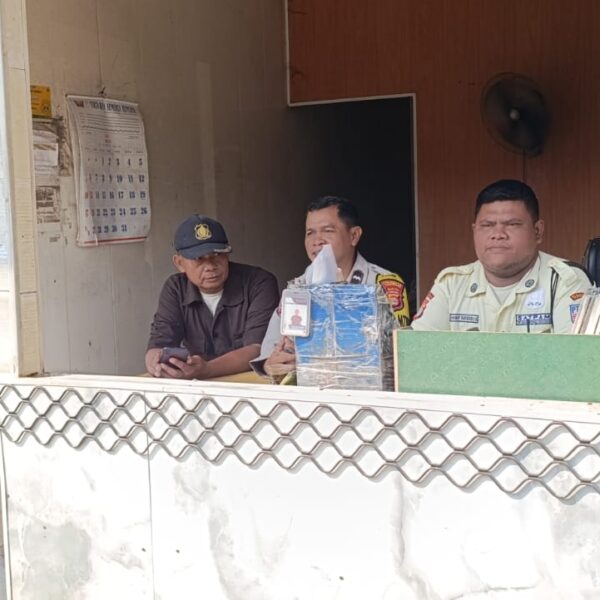 Bhabinkamtibmas Desa Pasir Jaya Sambangi PT. Kang Bang, Jalin Silaturahmi dan Sampaikan Himbauan Kamtibmas
