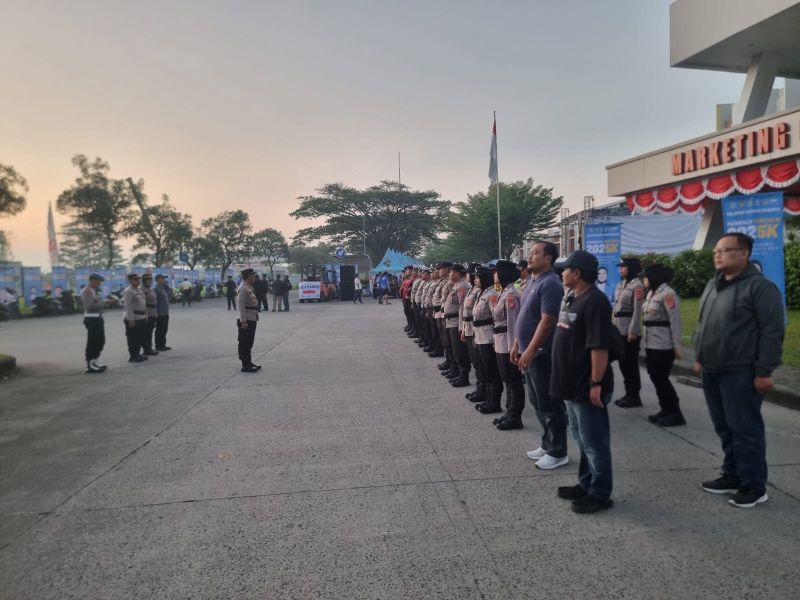 Polsek Cikupa Gelar Apel Konsolidasi Pengamanan Panwalk Banten III 2025 dalam Rangka HUT PAN ke-27 Polsek Cikupa Gelar Apel Konsolidasi Pengamanan Panwalk Banten III 2025 dalam Rangka HUT PAN ke-27