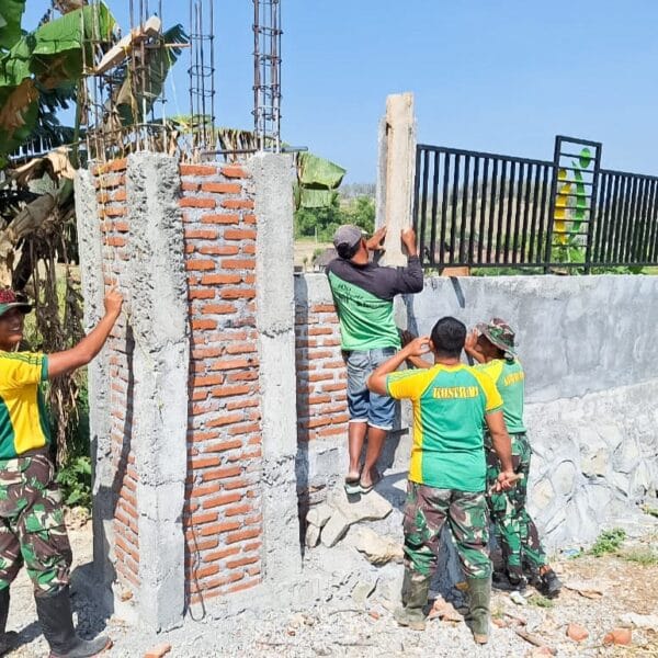 Satgas TMMD 125 Bojonegoro Bangun Pagar SDN Soko IV