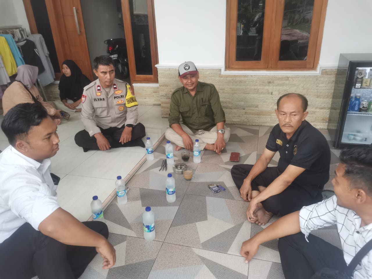 Bhabinkamtibmas Sukamulya Sambangi RW 11, Jalin Komunikasi dan Sosialisasi Layanan 110