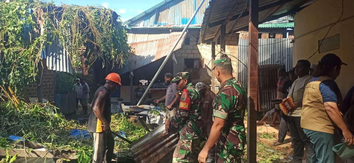 Luar Biasa!! Baru Sehari jabat, Dandim 1802 Sorong Langsung Turun Bantu Korban Longsor