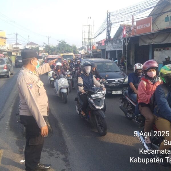 Polsek Cikupa Gelar PECAK di Titik Rawan Pagi Hari, Ciptakan Kamseltibcar Lantas