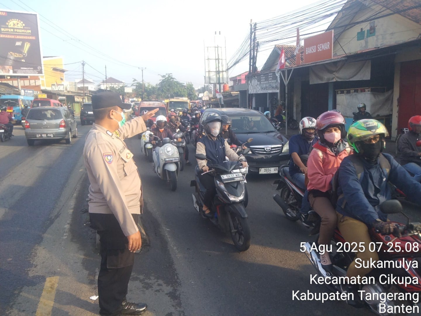 Polsek Cikupa Gelar PECAK di Titik Rawan Pagi Hari, Ciptakan Kamseltibcar Lantas Polsek Cikupa Gelar PECAK di Titik Rawan Pagi Hari, Ciptakan Kamseltibcar Lantas