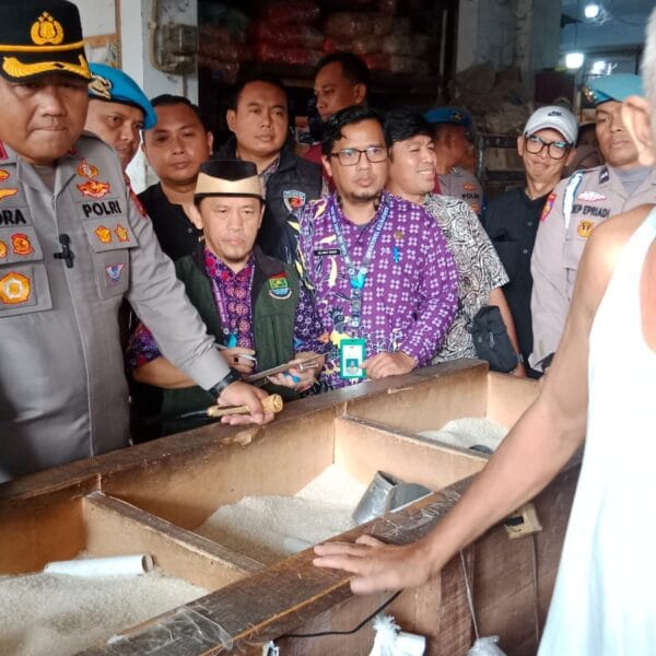 Sidak Pasar di Pasar Gudang Tigaraksa: Upaya Menjaga Stok dan Stabilitas Harga Sembako Serta Antisipasi Isu Beras Oplosan
