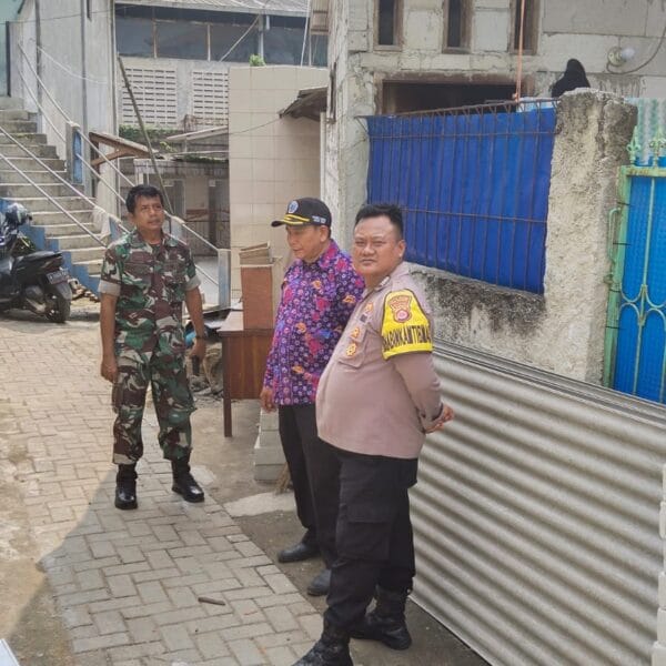 Pererat Silaturahmi, Bhabinkamtibmas Desa Talaga Sambangi Tokoh Masyarakat H. Nurin