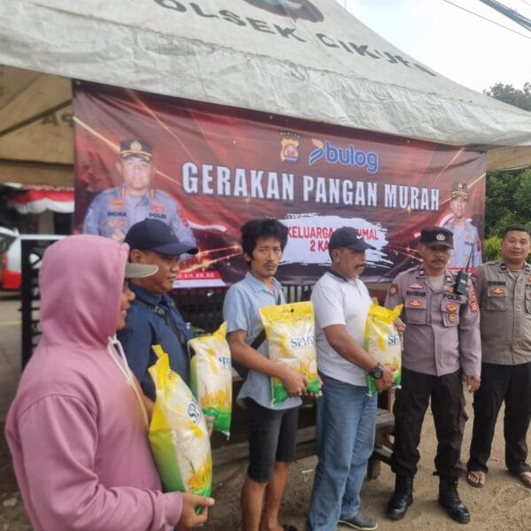 Polsek Cikupa Gelar Gerakan Pangan Murah, 45 Paket Beras SPHP Ludes Terjual