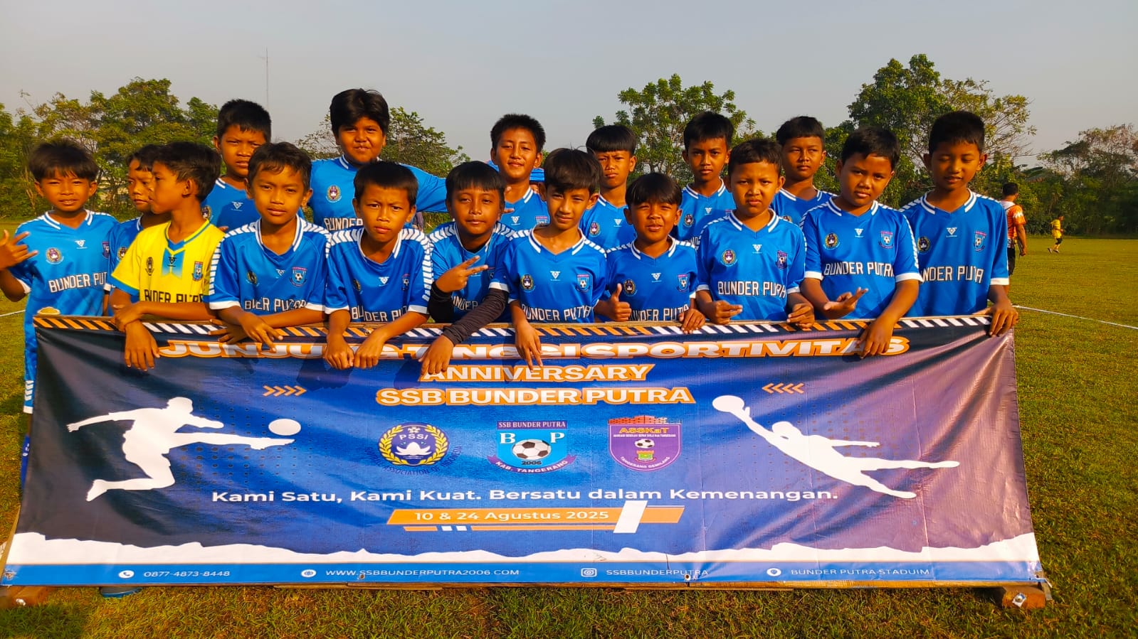 ANNIVERSARY SSB BUNDER PUTRA: Festival Sepak Bola Usia Dini Meriahkan Lapangan Bunder Putra
