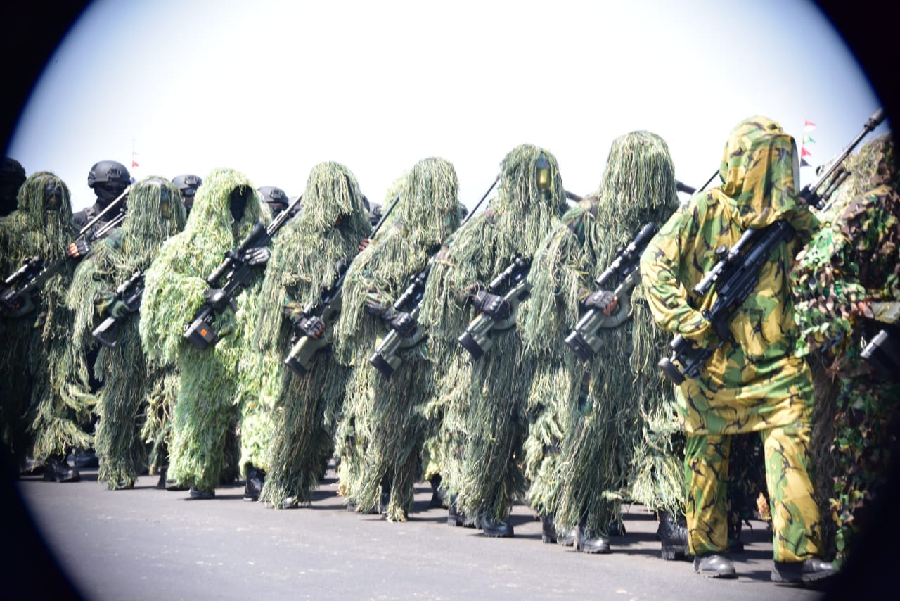 Korps Marinir Unjuk Kekuatan di Upacara Gelar Pasukan Operasional Dan Kehormatan Militer
