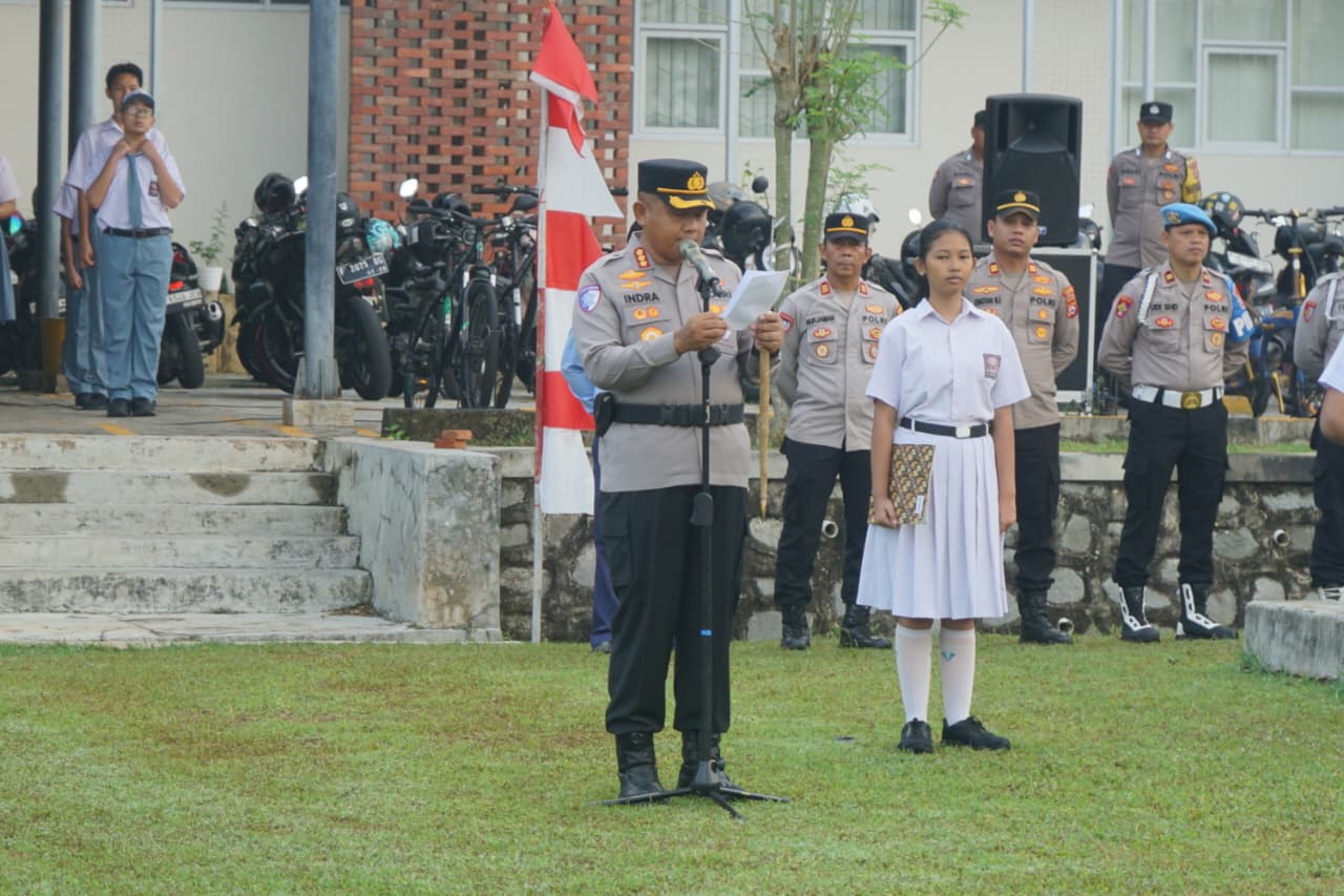 Jadi Pembina Upacara di SMAS Tarakanita, Kapolresta Tangerang Imbau Pelajar Jauhi Pelanggaran Hukum