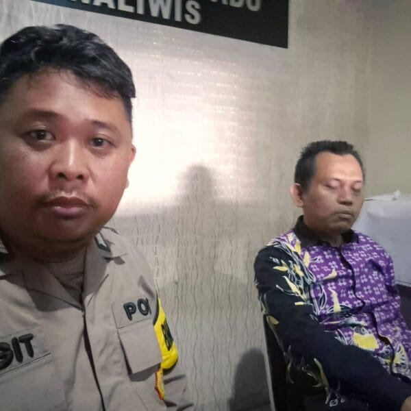Polsek Kronjo Sambangi Warga, Ajak Bersama Cegah Gangguan Kamtibmas