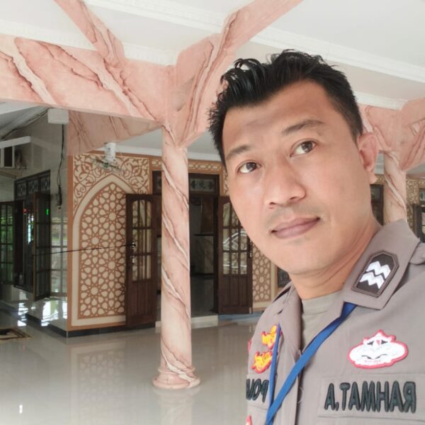Polsek Kronjo Gelar Salat Jumat Keliling, Ajak Warga Tingkatkan Keimanan dan Jaga Kamtibmas