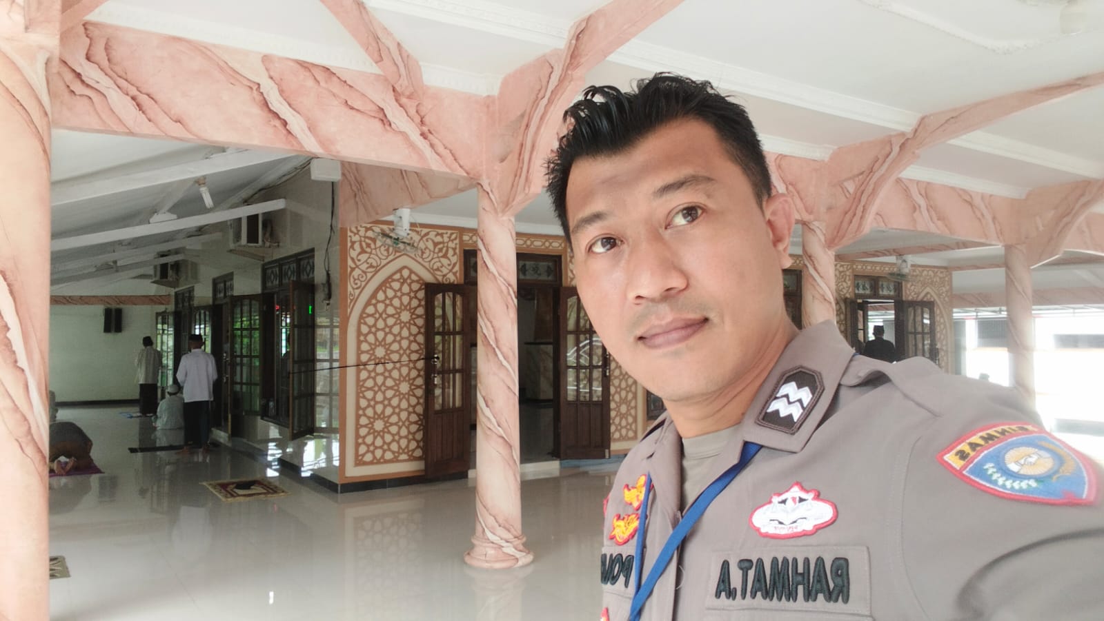 Polsek Kronjo Gelar Salat Jumat Keliling, Ajak Warga Tingkatkan Keimanan dan Jaga Kamtibmas