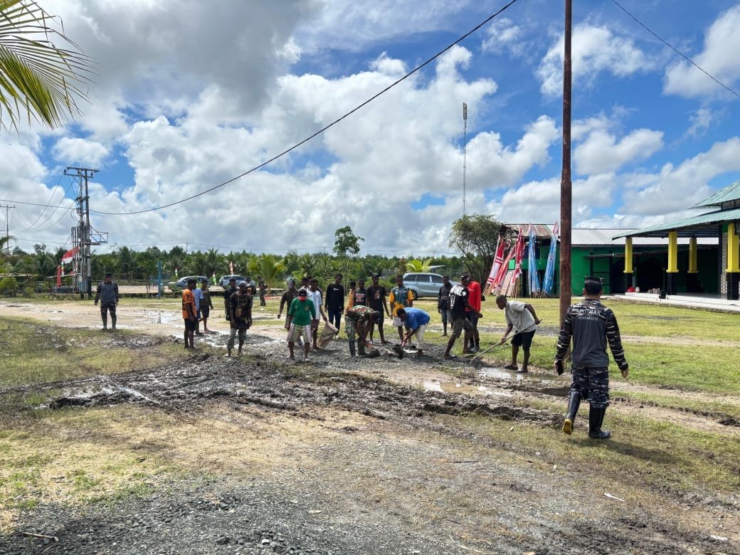 Koarmada III Gelar Karya Bakti di Kampung Maibo Sambut HUT ke-80 RI Koarmada III Gelar Karya Bakti di Kampung Maibo Sambut HUT ke-80 RI