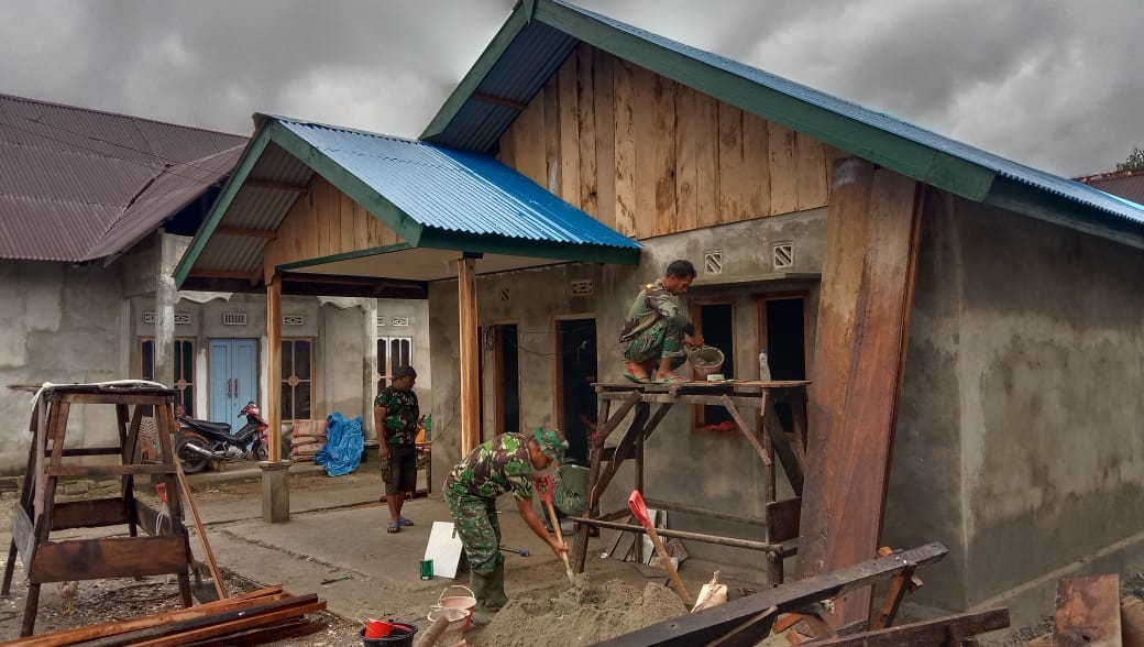 Buru Selatan Selalu Terjadi Hujan Deras Tapi Semangat Satgas TMMD 125 Kodim 1506/Namlea Tak Pernah Padam