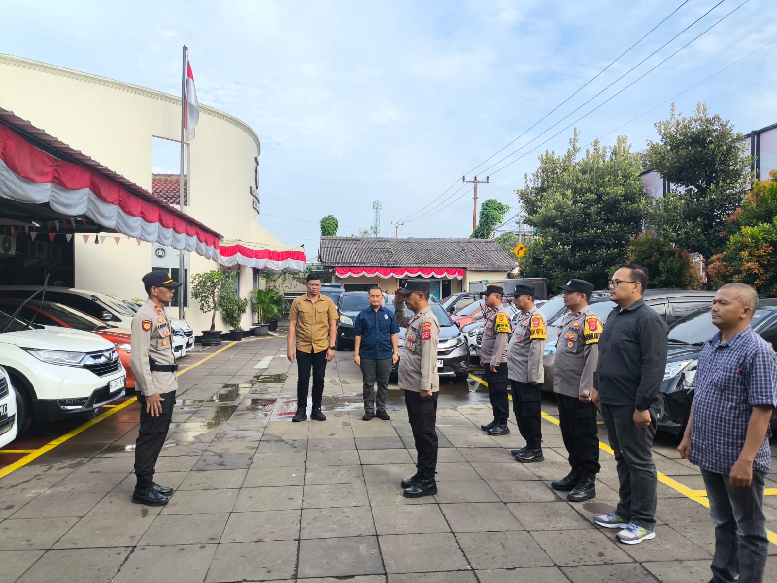 Polsek Cikupa Gelar Apel Pagi, Kapolsek Tekankan Disiplin dan Respon Cepat Aduan Masyarakat Polsek Cikupa Gelar Apel Pagi, Kapolsek Tekankan Disiplin dan Respon Cepat Aduan Masyarakat