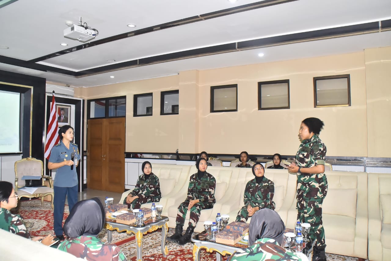 Kowal Sorong Perkuat Profesionalisme Lewat Pembekalan Pabandya Bin Kowal TNI AL Kowal Sorong Perkuat Profesionalisme Lewat Pembekalan Pabandya Bin Kowal TNI AL