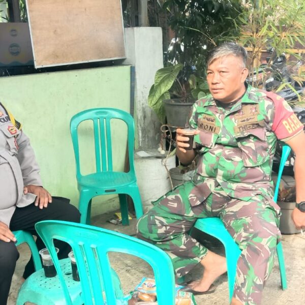 Bhabinkamtibmas Desa Budimulya Sambang dan Takziah, Sampaikan Pesan Harkamtibmas