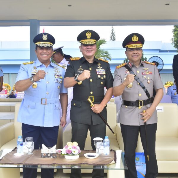 Gubernur Akmil Hadiri Sertijab Gubernur AAU di Yogyakarta