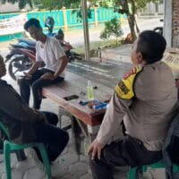 Bhabinkamtibmas Purwakarta Ngopi Bareng Warga, Sampaikan Himbauan Kamtibma
