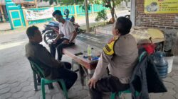 Bhabinkamtibmas Purwakarta Ngopi Bareng Warga, Sampaikan Himbauan Kamtibma