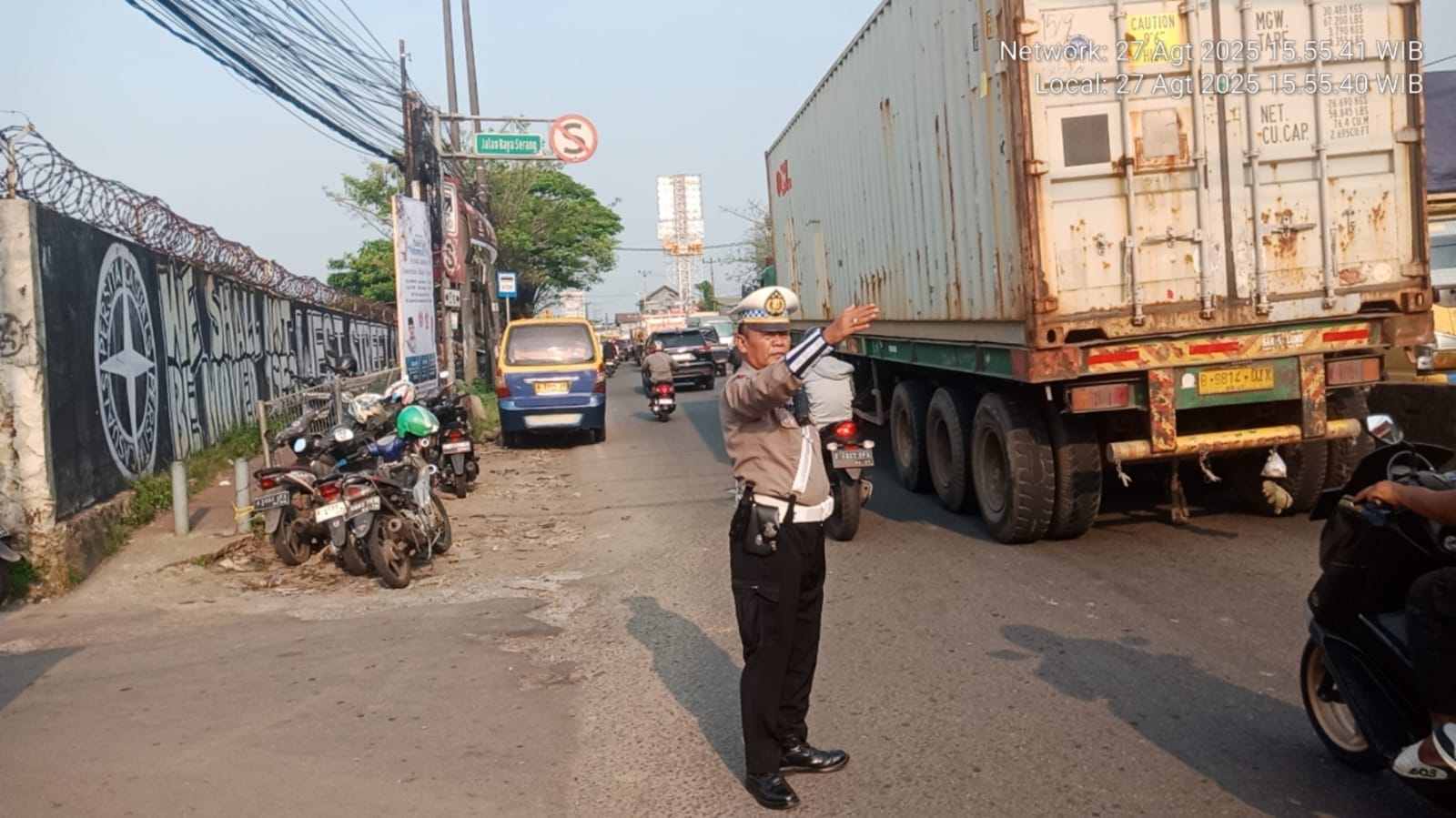 Kanit Lantas Polsek Cikupa Pantau PECAK Sore Hari, Wujudkan Kamseltibcar Lantas Kanit Lantas Polsek Cikupa Pantau PECAK Sore Hari, Wujudkan Kamseltibcar Lantas