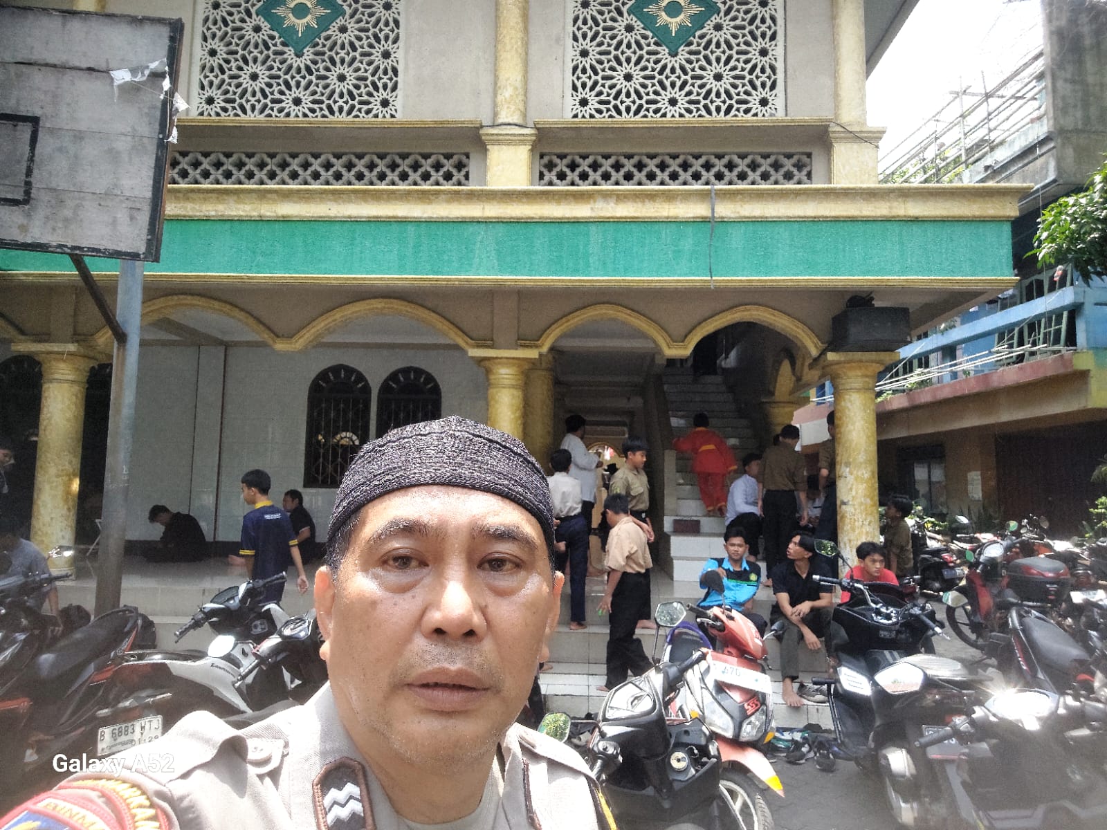 Polsek Cikupa Gelar Jumat Keliling di Desa Sukadamai, Pererat Kedekatan dengan Warga
