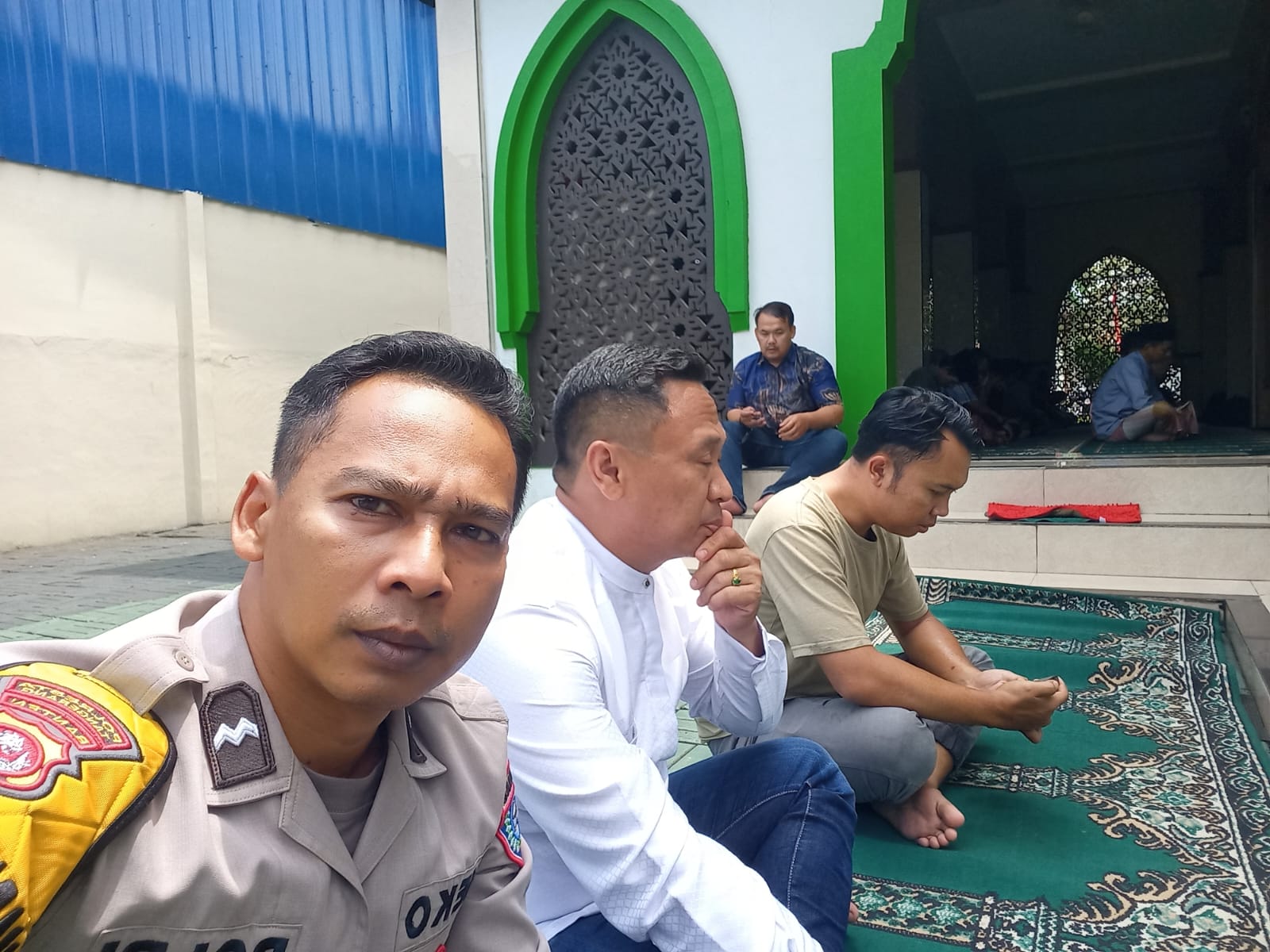 Polsek Cikupa Gelar Jumling di Masjid Baitul Amin, Pererat Kedekatan dengan Warga