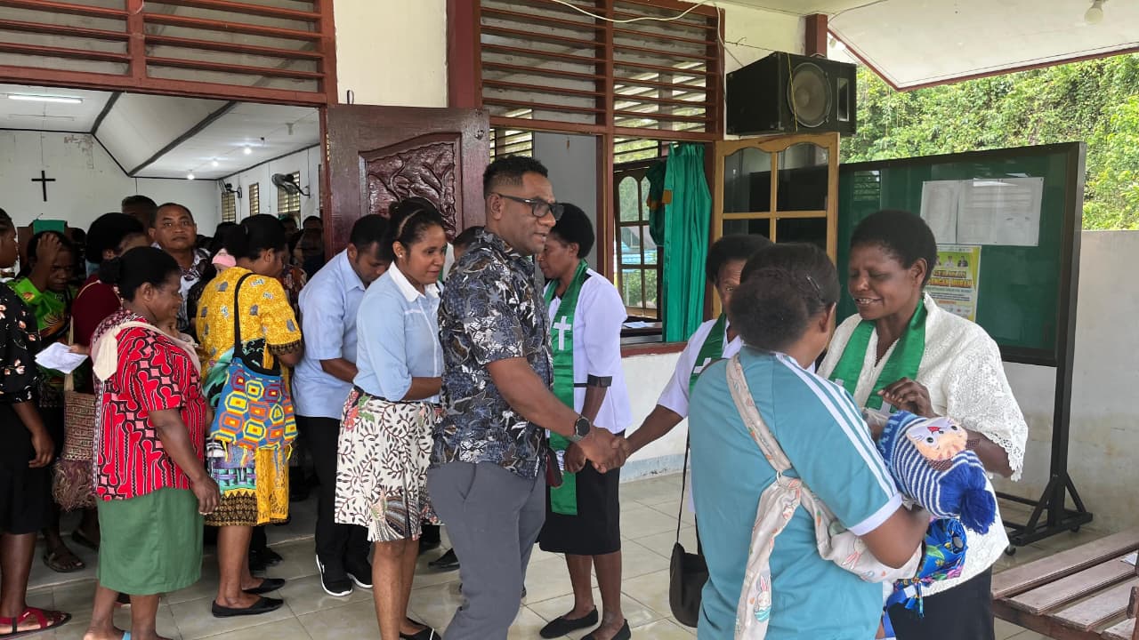 Minggu Kasih di GKI Sion Kumurkek, Kapolres Maybrat Ajak Warga Jaga Kamtibmas