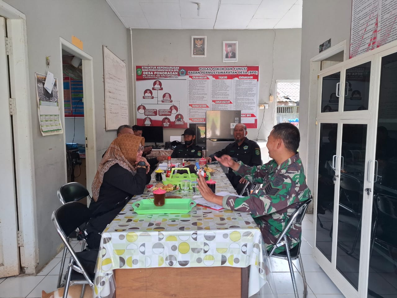 Babinsa Lakukan Komsos Bersama BPD, Wujud Sinergi Bersama Pemerintahan Desa