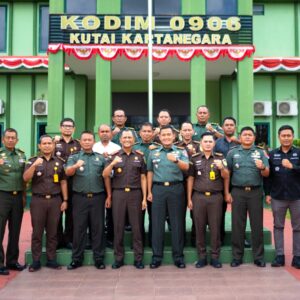 Jalin Sinergitas, Dandim 0906/Kkr Terima Audiensi Kepala Kejaksaan Negeri Kukar