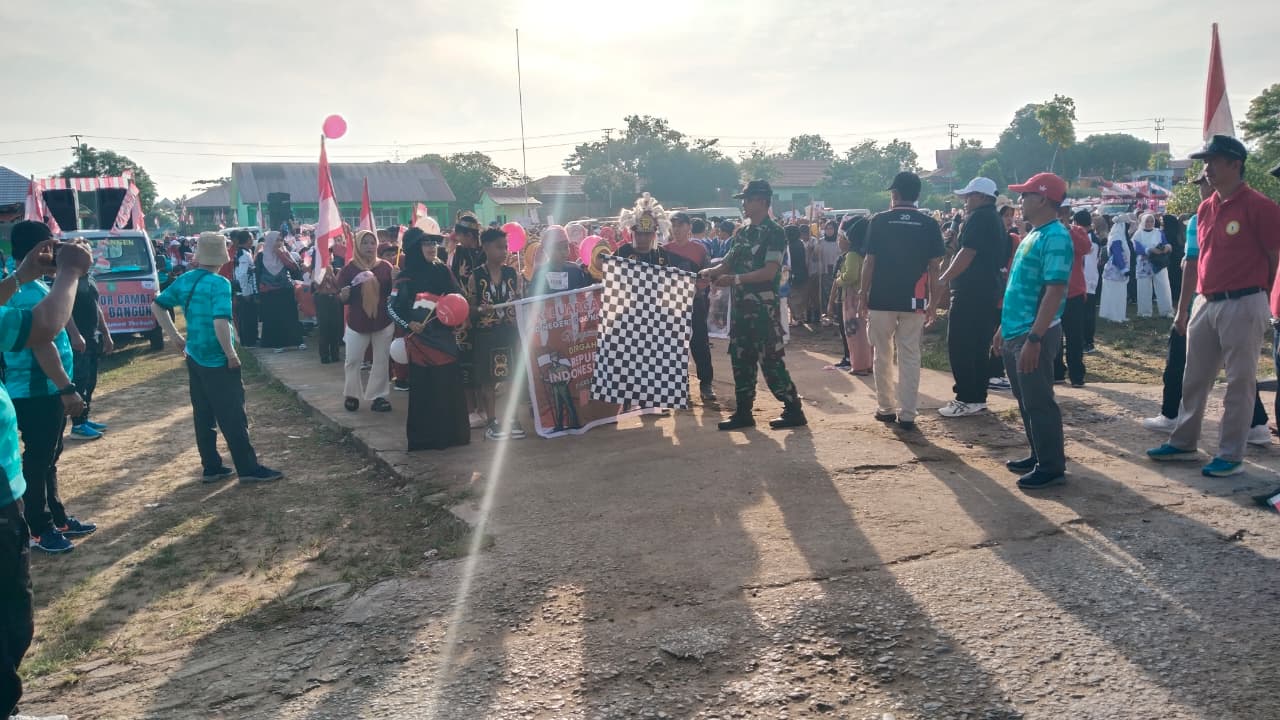 Tunjukkan Dukungan Terhadap Kegiatan Di Masyarakat, Anggota Koramil Hadiri Acara Pawai Pembangunan
