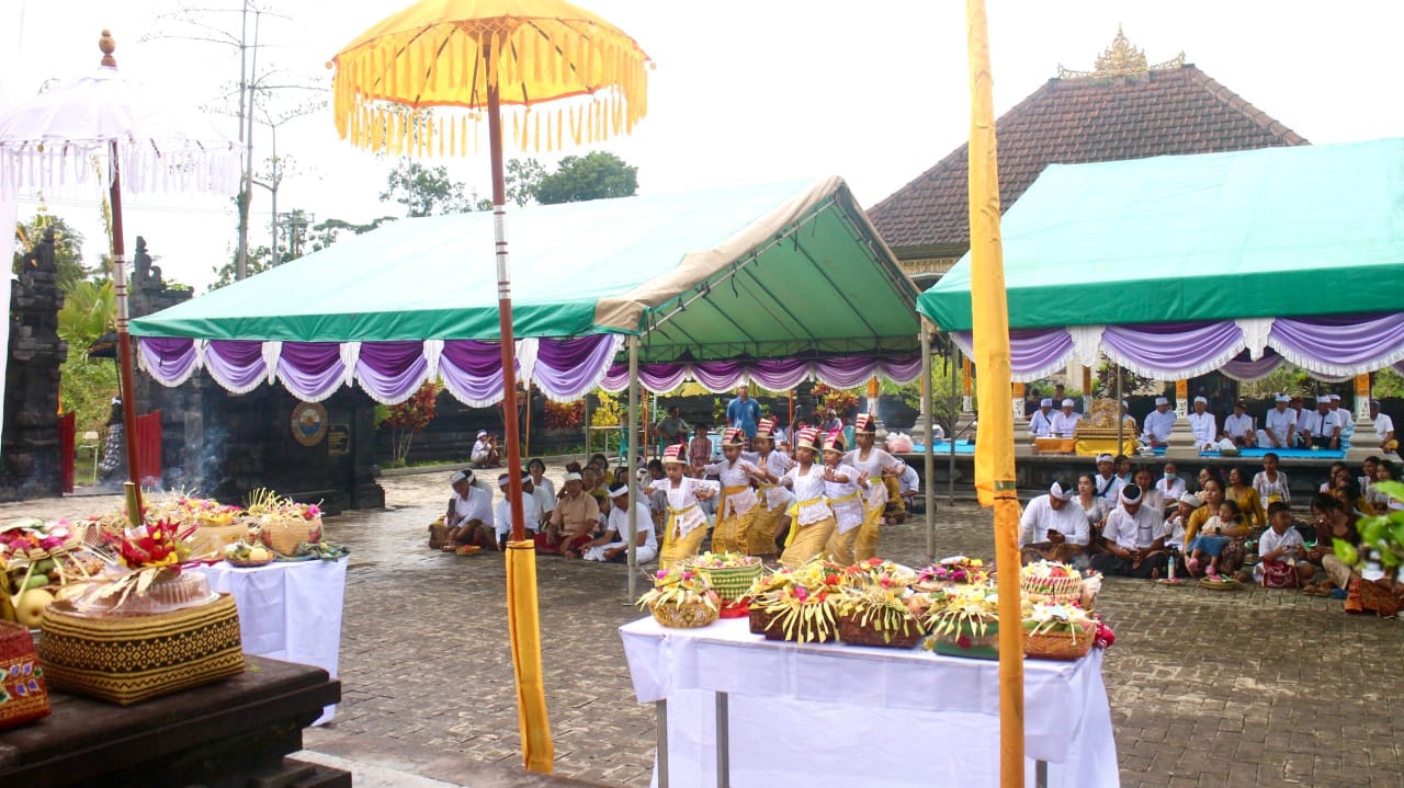 Umat Hindu Koarmada III dan Kab. Sorong Gelar Upacara Pujawali di Pura Jala Sukma Dharma Katapop, Sorong