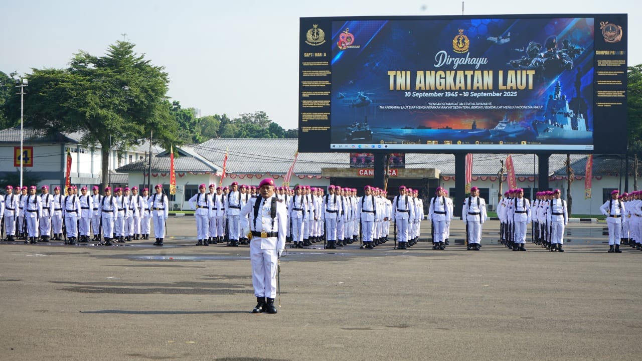 Penuh Khidmat, Danyonif 2 Marinir Beserta Prajurit Ikuti Upacara Hari Ulang Tahun TNI AL