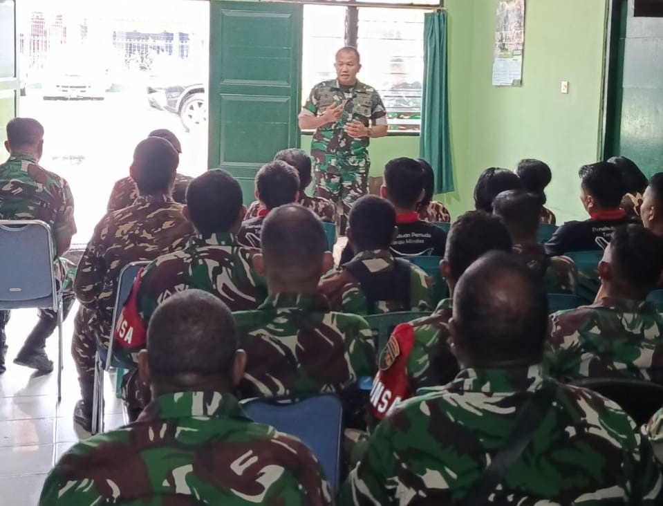 Ciptakan Situasi Kondusif Di Tengah-Tengah Warga, Kodim 1710/Mimika Bersama Komponen Pendukung Terus Menggelar Patroli Humanis Jelang HUT Ke-80 TNI