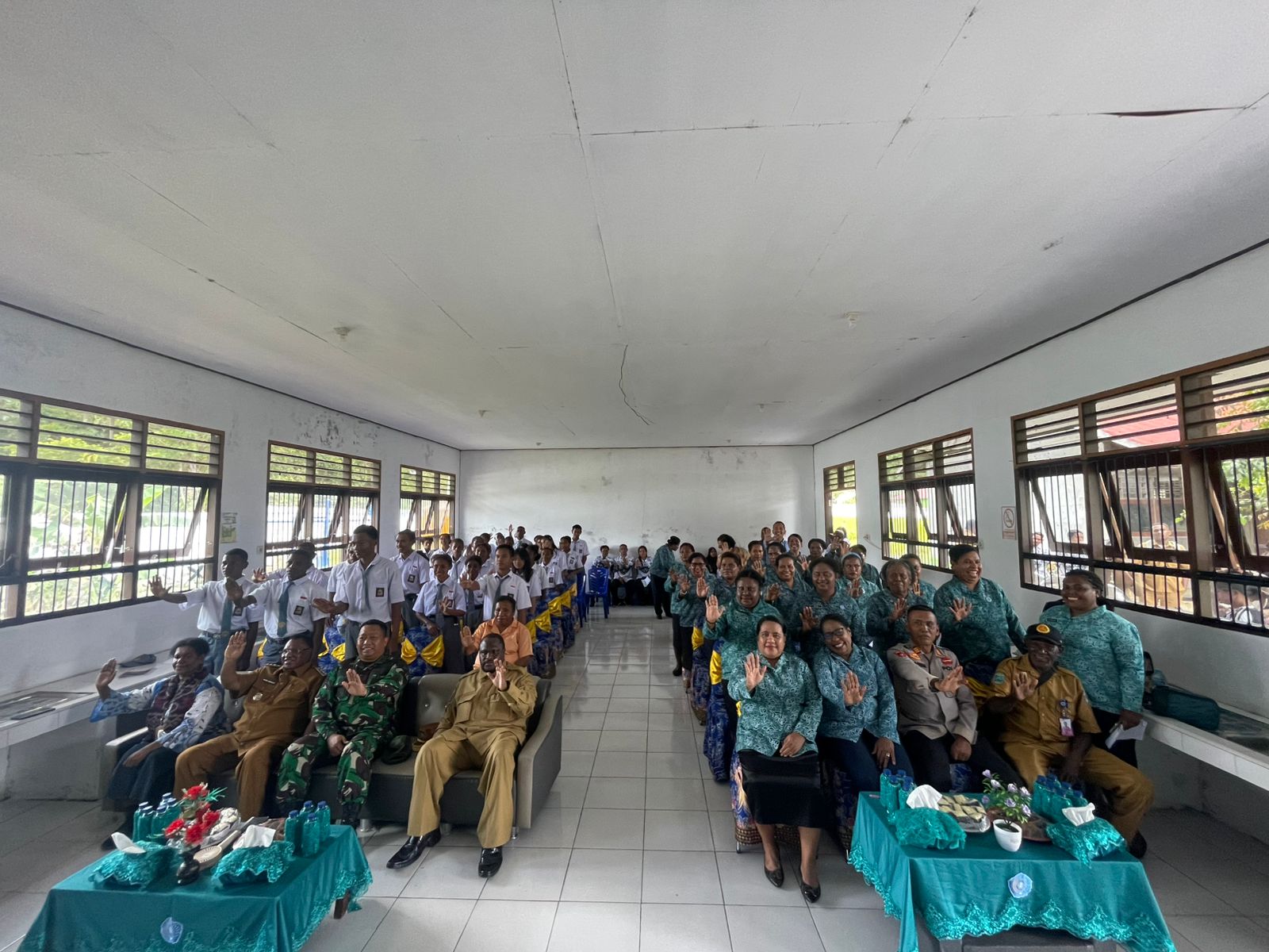 Waka Polres Maybrat Hadiri Sosialisasi Kesehatan Reproduksi dan Pencegahan Kekerasan Seksual di SMA N 1 Aifat