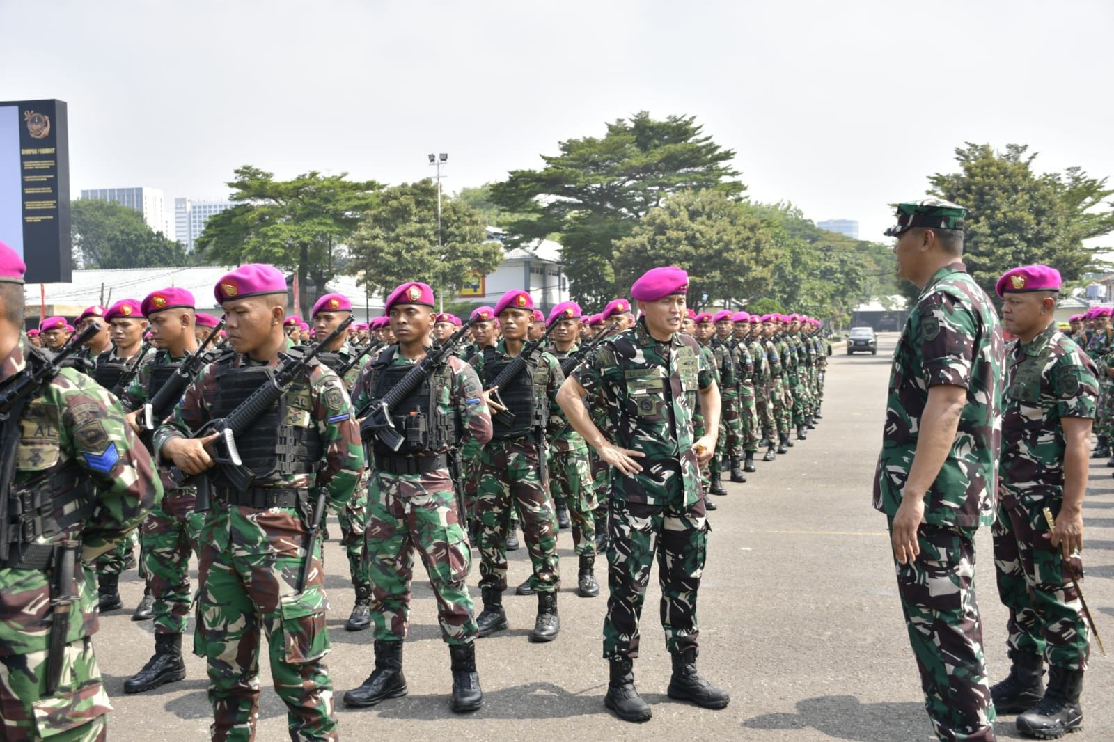 Prajurit Yonif 2 Marinir Ikuti Apel Kesiapan Kontingen TNI AL Sambut HUT TNI ke-80