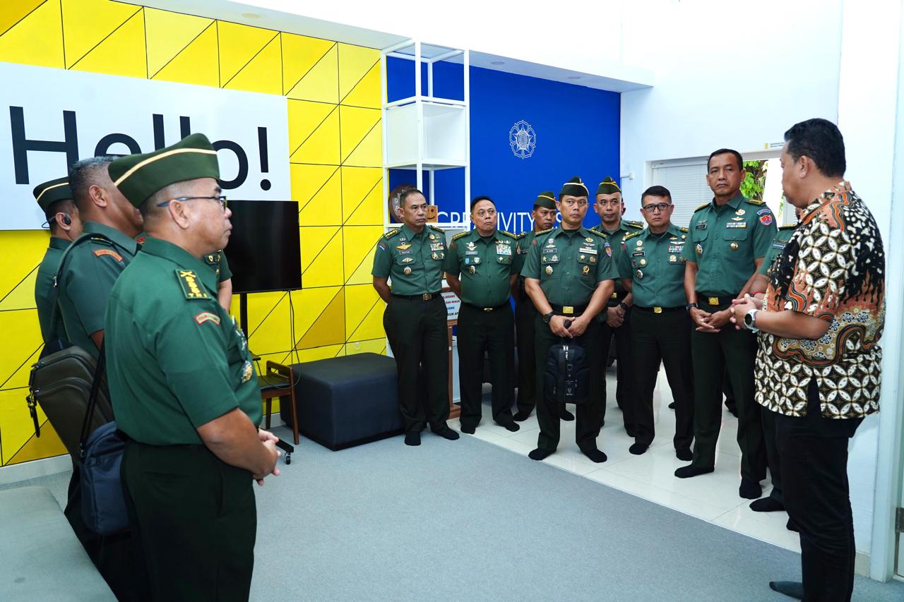 Gubernur Akademi Militer Laksanakan Audiensi dengan Rektor UGM, Dilanjutkan Studi Banding Smart Campus dan LMS