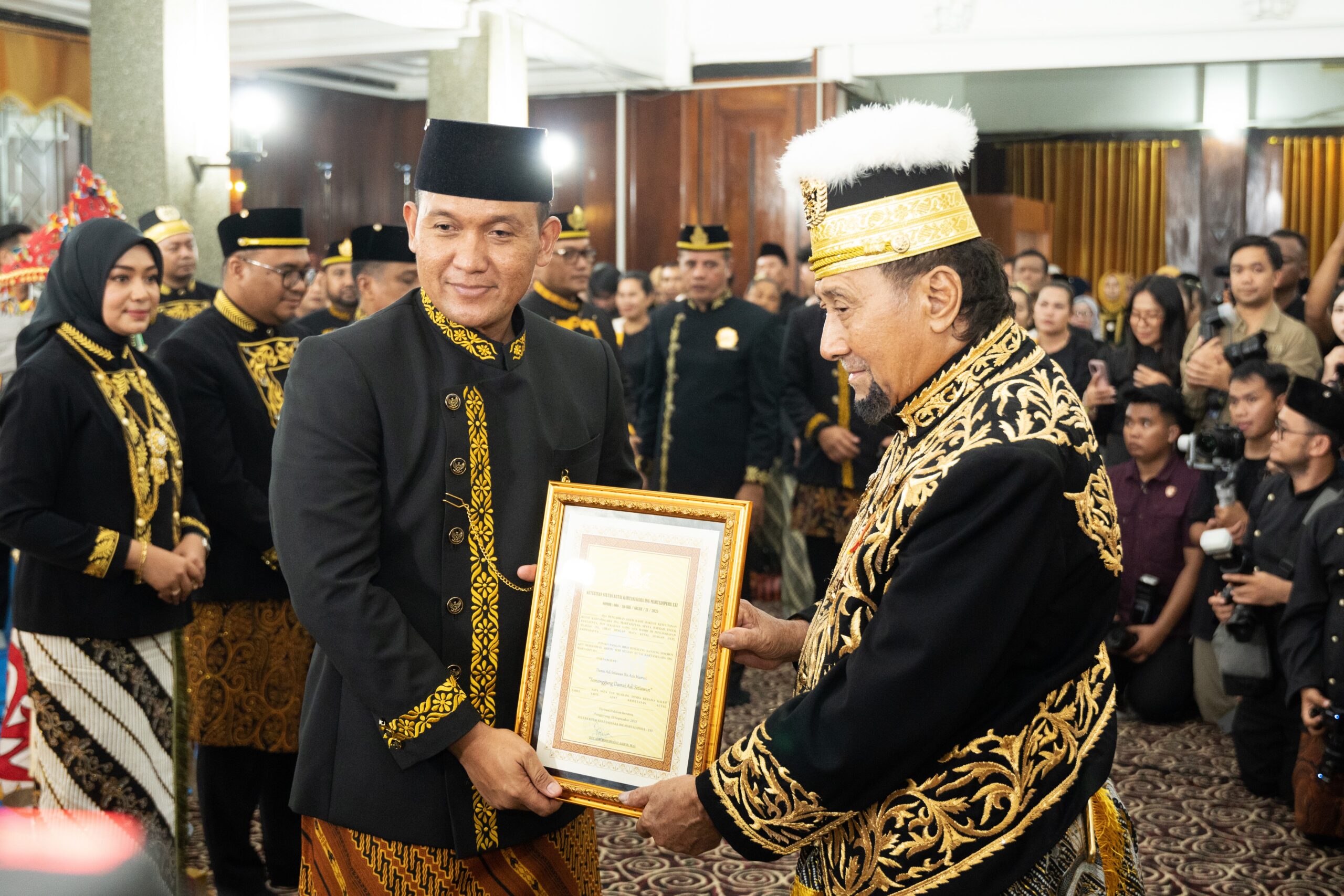 Dandim 0906/Kkr Terima Anugerah Gelar Kebangsawanan dari Kesultanan Kutai Kartanegara Ing Martadipura