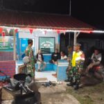 Ciptakan Kondisi Aman, Babinsa Koramil Sangsanga Bersama Warga Terapkan Siskamling Ciptakan Kondisi Aman, Babinsa Koramil Sangsanga Bersama Warga Terapkan Siskamling