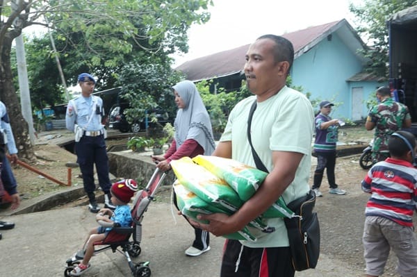 Lanud Sultan Hasanuddin Gelar Gerakan Pangan Murah di Car Free Day, Sediakan 3 Ton Beras SPHP Bulog