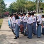 Tingkatkan Kedisiplinan Dalam Membentuk Karakter Pelajar Babinsa Timbau Berikan Pembinaan Kepada Pelajar Tingkatkan Kedisiplinan Dalam Membentuk Karakter Pelajar Babinsa Timbau Berikan Pembinaan Kepada Pelajar