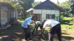 Satgas TMMD ke-126 Gelar Kegiatan Jum’at Bersih Bersama Warga Distrik Moraid