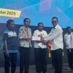 Walikota Sorong Serahkan Bantuan Modal Usaha Mikro untuk 100 Pelaku Usaha, Dorong Ekonomi Daerah Maju