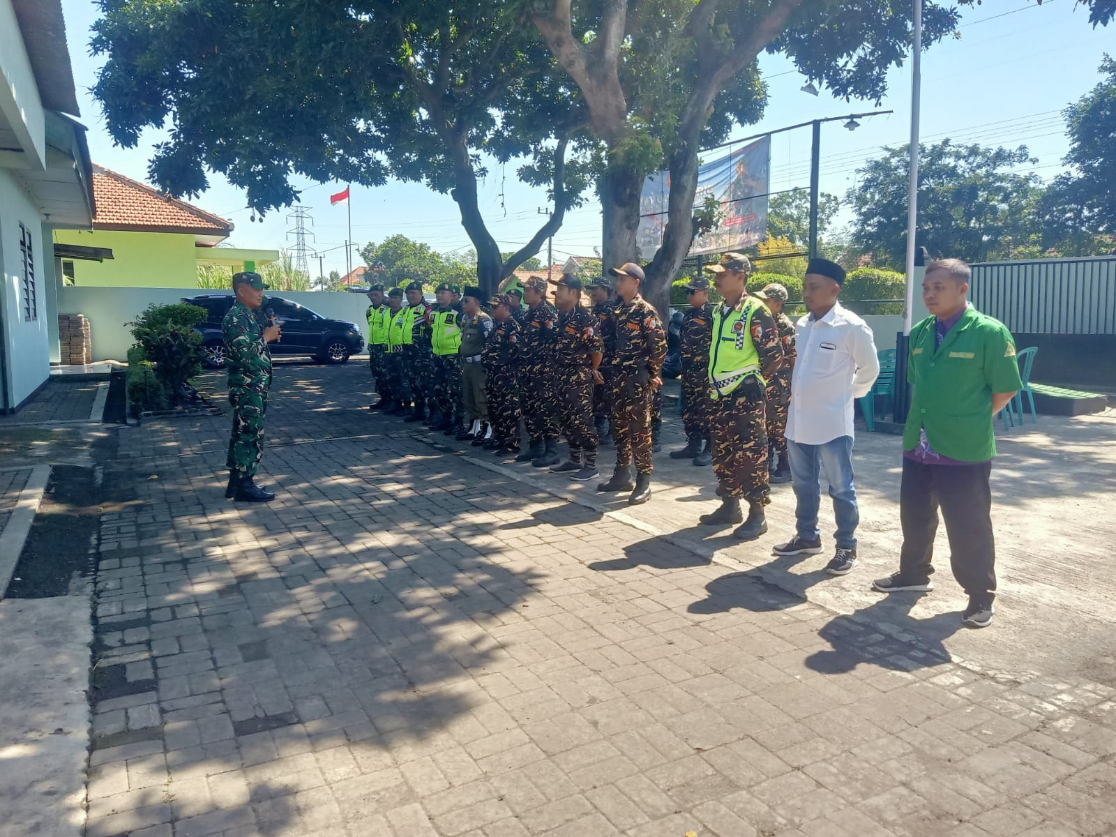 TNI, Satpol PP, Banser, dan Ansor di Krucil dan Tegalsiwalan Kompak Gelar Apel serta Jaga Keamanan Bersama TNI, Satpol PP, Banser, dan Ansor di Krucil dan Tegalsiwalan Kompak Gelar Apel serta Jaga Keamanan Bersama