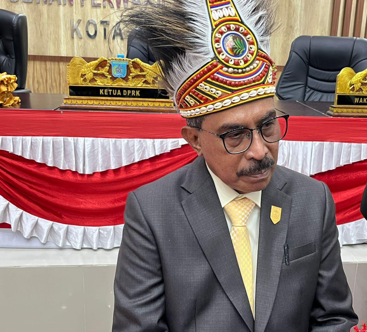 John E. Lewerissa Resmi Pimpin DPR Kota Sorong Periode 2024-2029