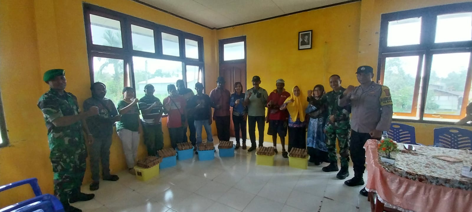 Pemerintah Pusat Tingkatkan Perekonomian Masyarakat Papua Barat Daya melalui Program Bantuan Ternak dan Sembako