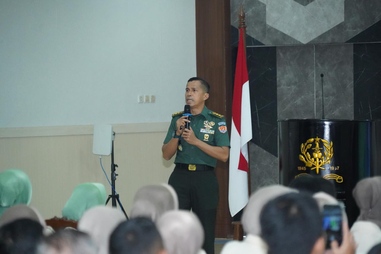 Gubernur Akademi Militer Beri Pengarahan Bintal Terpadu Bahas Dampak Smartphone, Judol, dan Pinjol
