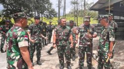 Dandim 1710/Mimika Dampingi Pangdam XVII/Cenderawasih Kunjungi Pos Satgas Pamtas Obvitnas